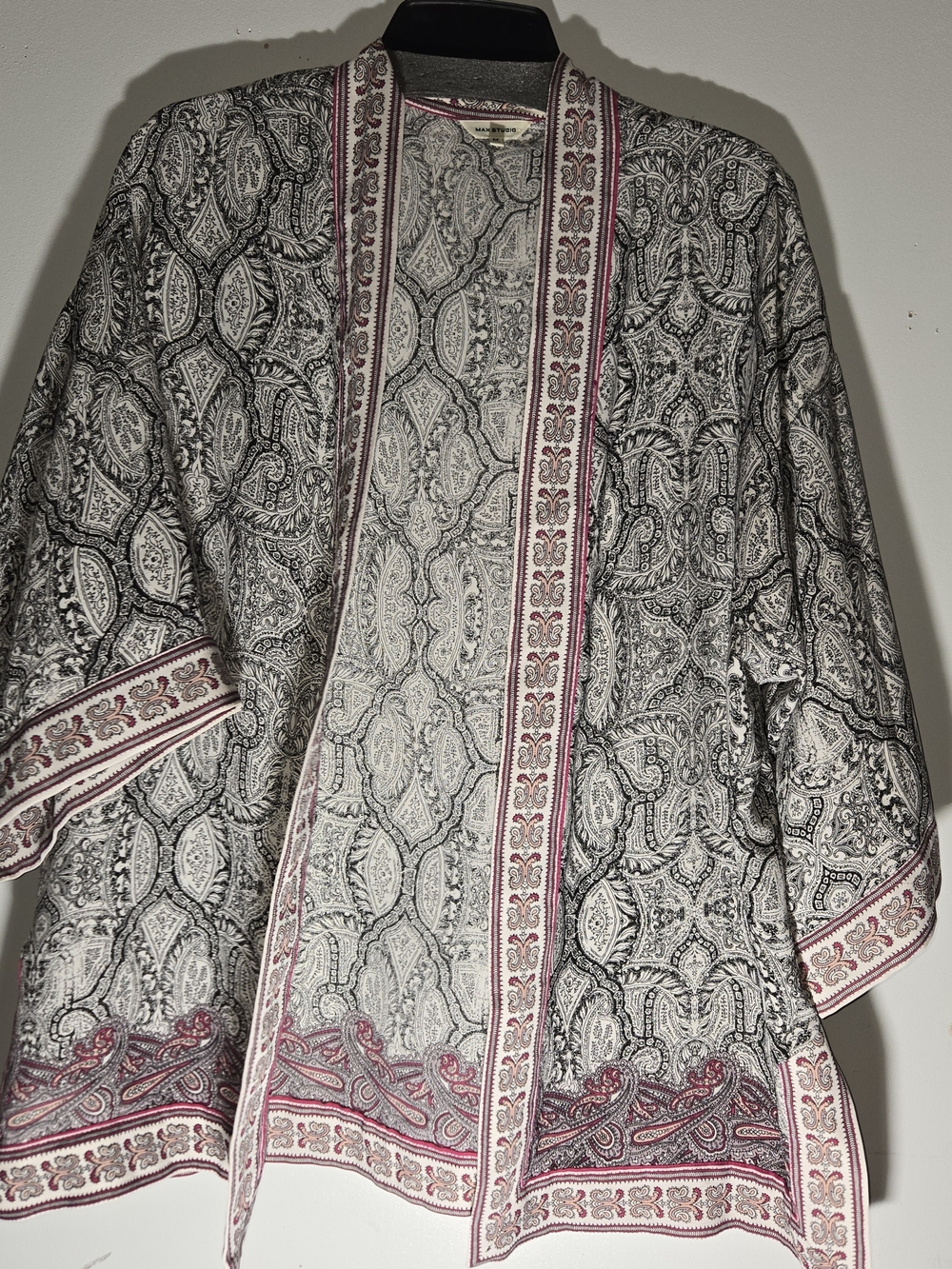 Max Studio Black & White Paisley Open-Front Kimono with Pink/red Trim